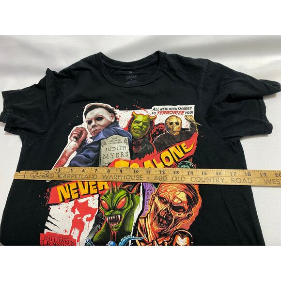 Universal Studios Halloween Horror Nights Shirt Never Go Alone 2022 Small - Picture 3 of 9